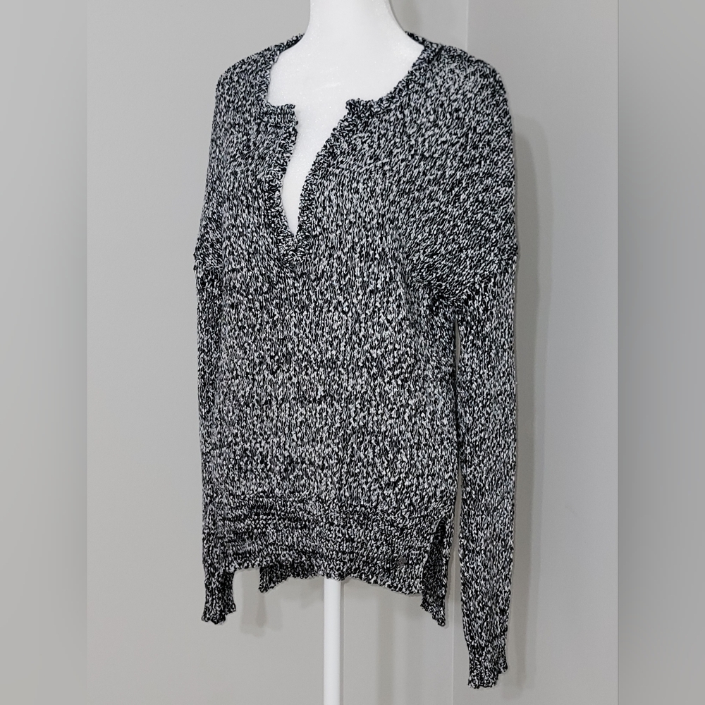 Volcom "Keepin Cozy Sweater" Black/Silver Open Weave Back Women's Size Small - Picture 8 of 12